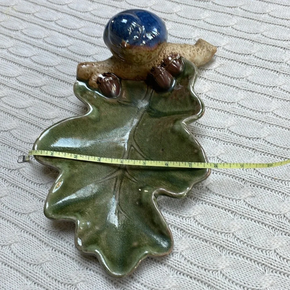 Tabletop birdbath. 13”x 8” leaf bluebird branch acorn. No chips or cracks. - Picture 8 of 10